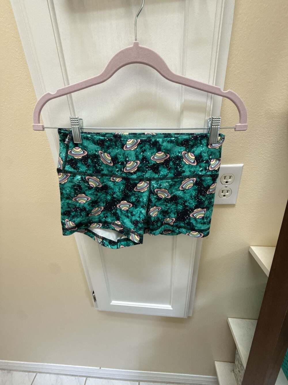 FLEO Athletic Shorts Size Small Green Planet Saturn Space Galaxy